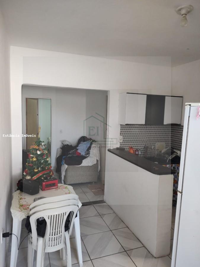 Casa à venda com 1 quarto, 100m² - Foto 2