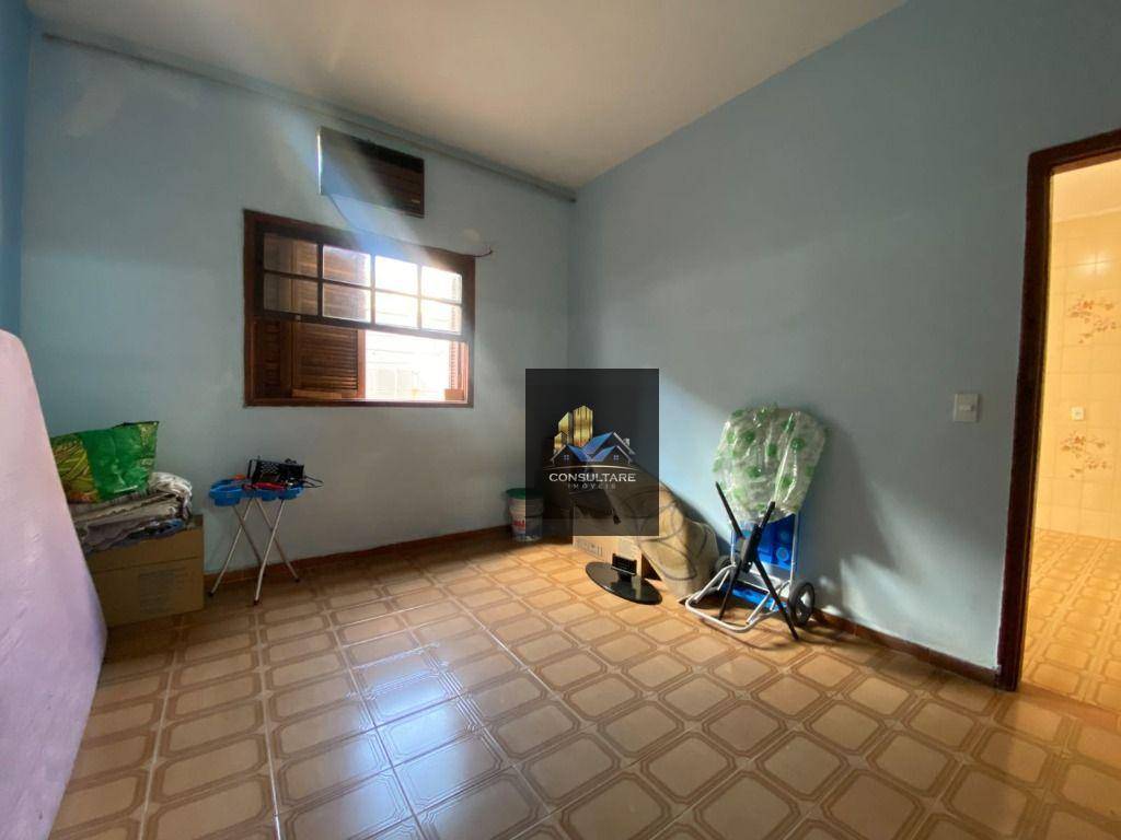 Casa de Condomínio à venda com 3 quartos, 225m² - Foto 3