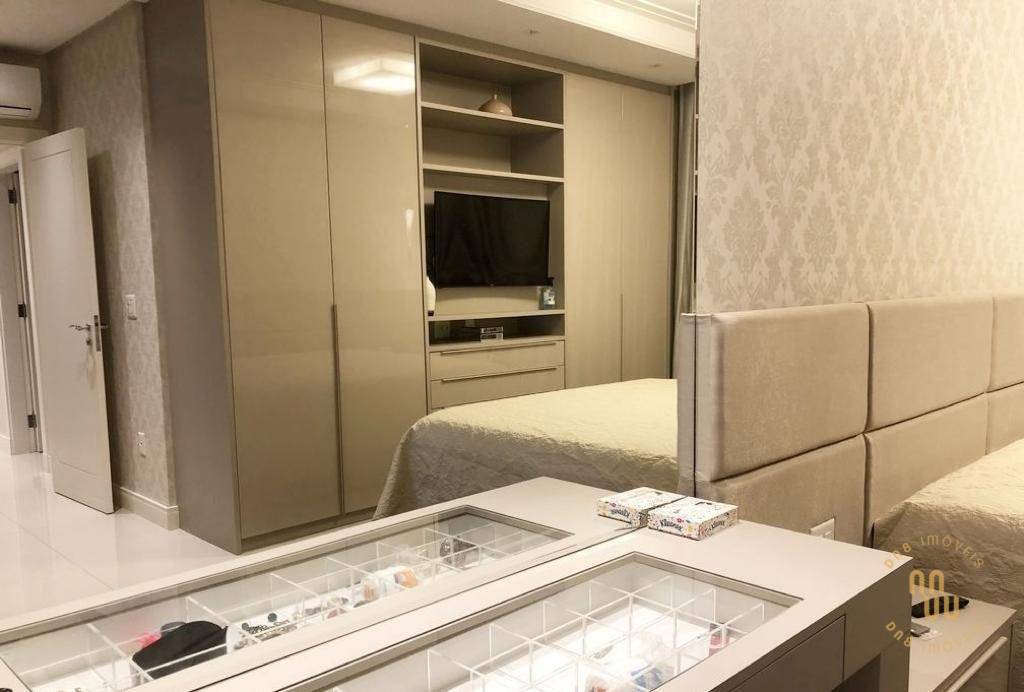 Apartamento à venda com 3 quartos, 156m² - Foto 33