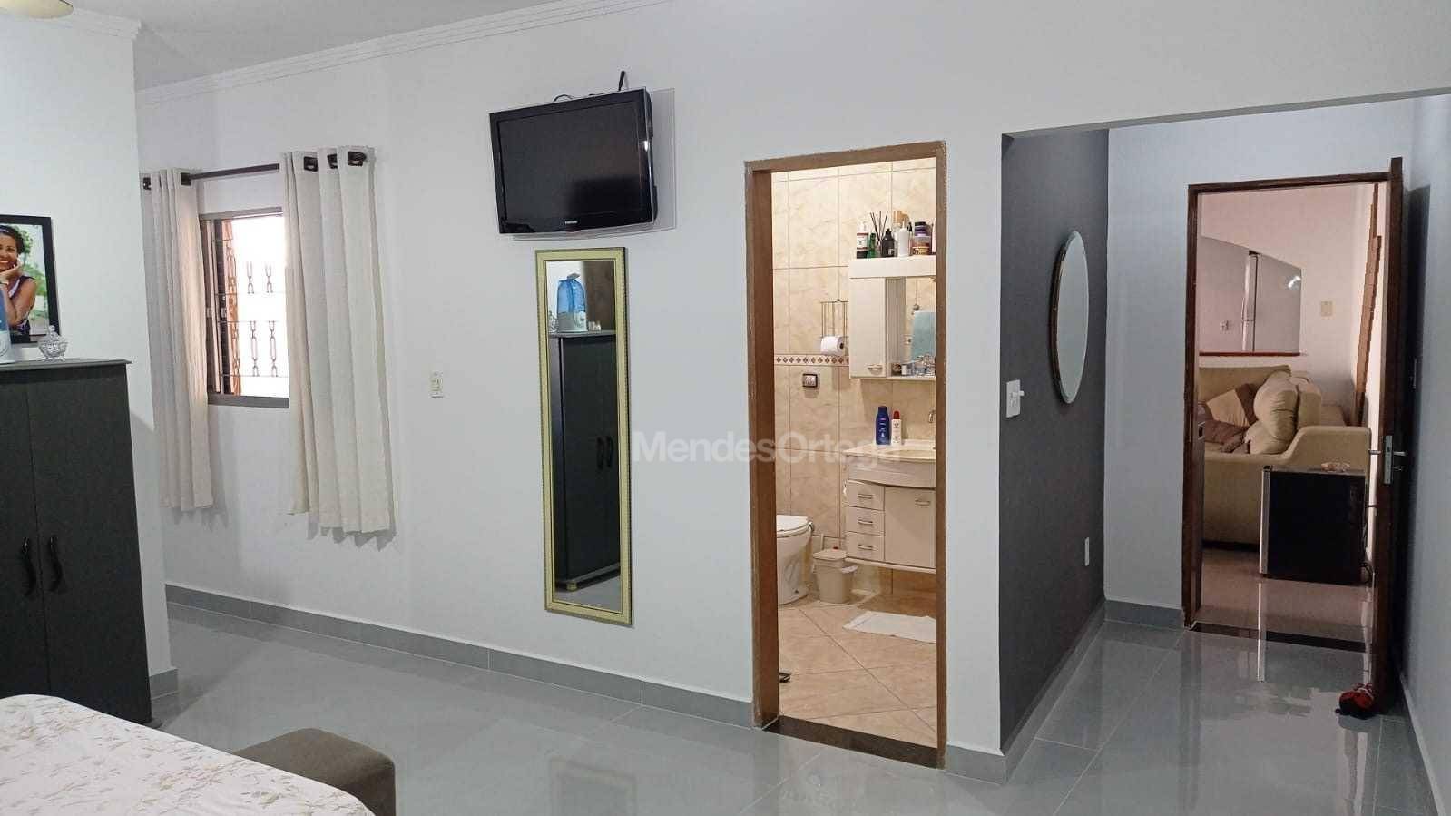 Casa à venda com 2 quartos, 190m² - Foto 4