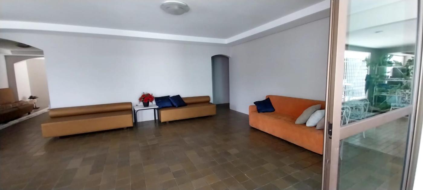 Casa à venda com 4 quartos, 240m² - Foto 14