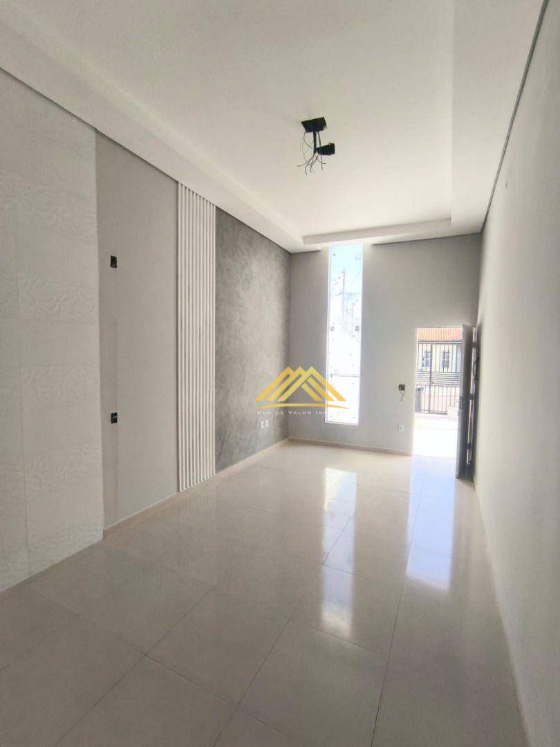 Casa à venda com 2 quartos, 75m² - Foto 3