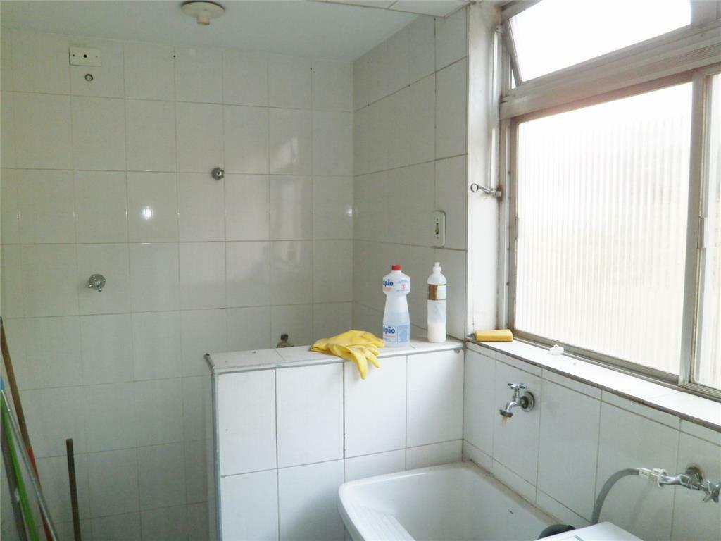 Apartamento à venda com 2 quartos, 64m² - Foto 20