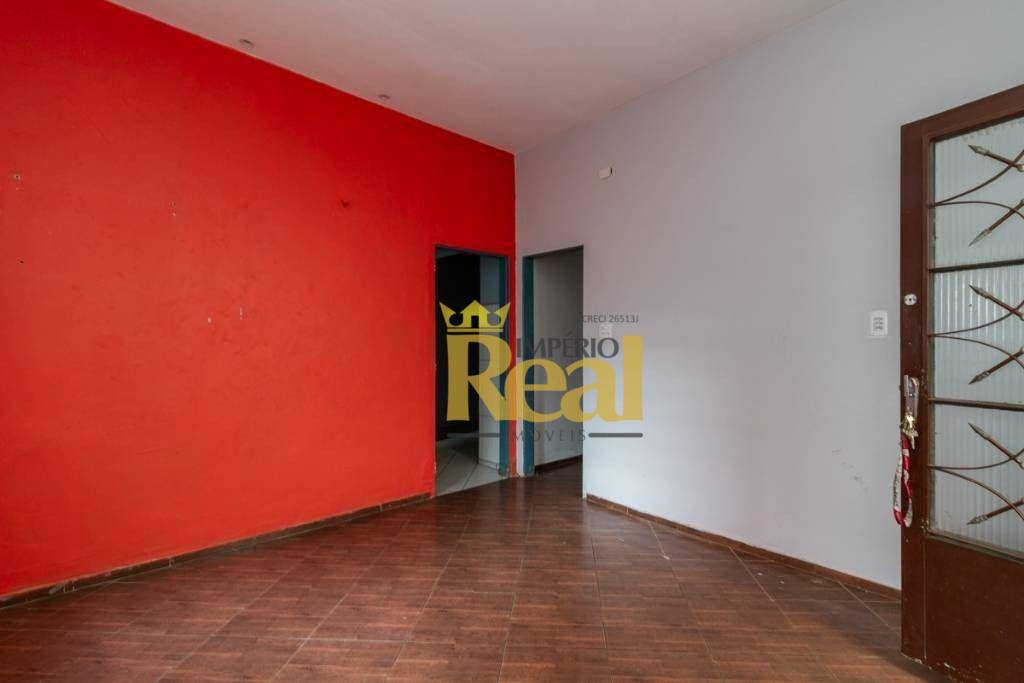 Casa para alugar com 3 quartos, 400m² - Foto 1