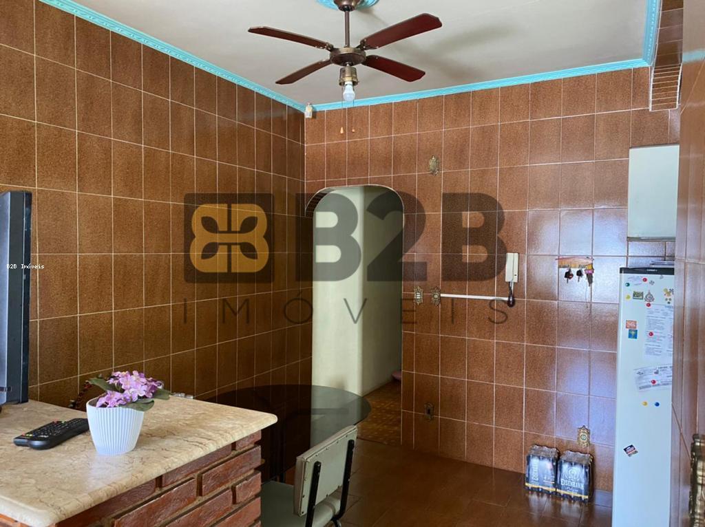 Casa à venda com 3 quartos, 180m² - Foto 16