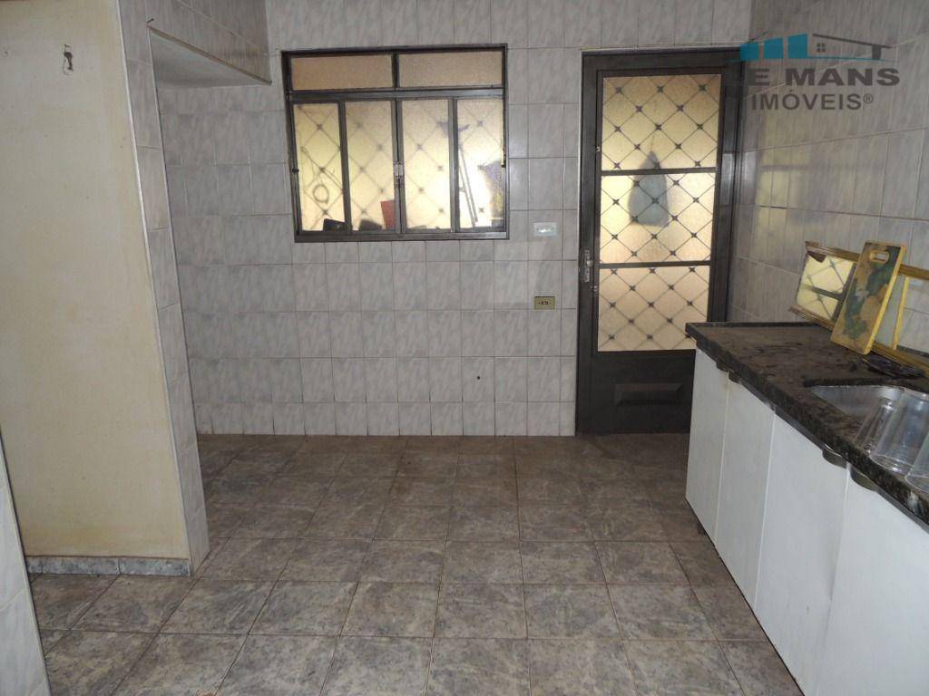 Casa à venda com 3 quartos, 300m² - Foto 12