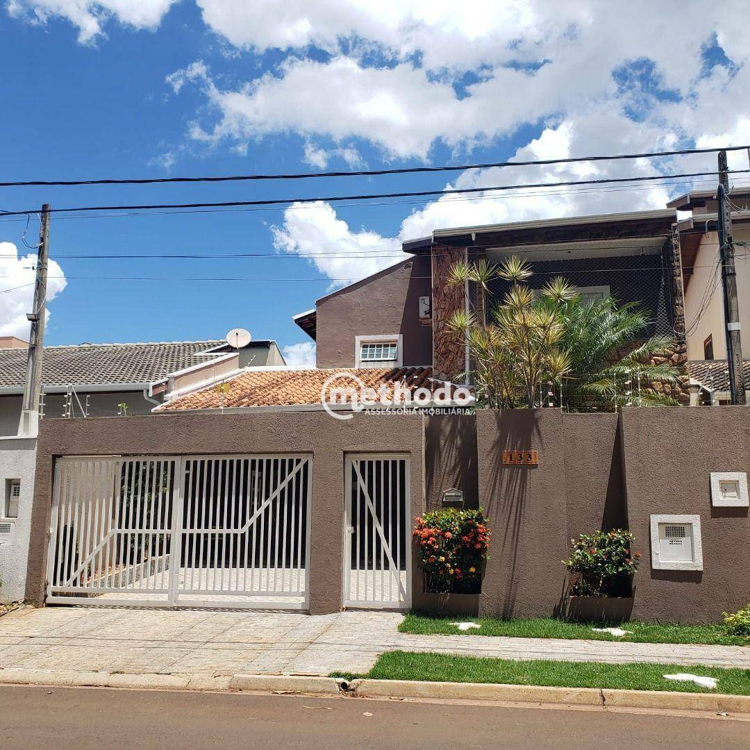 Casa à venda com 3 quartos, 190m² - Foto 1