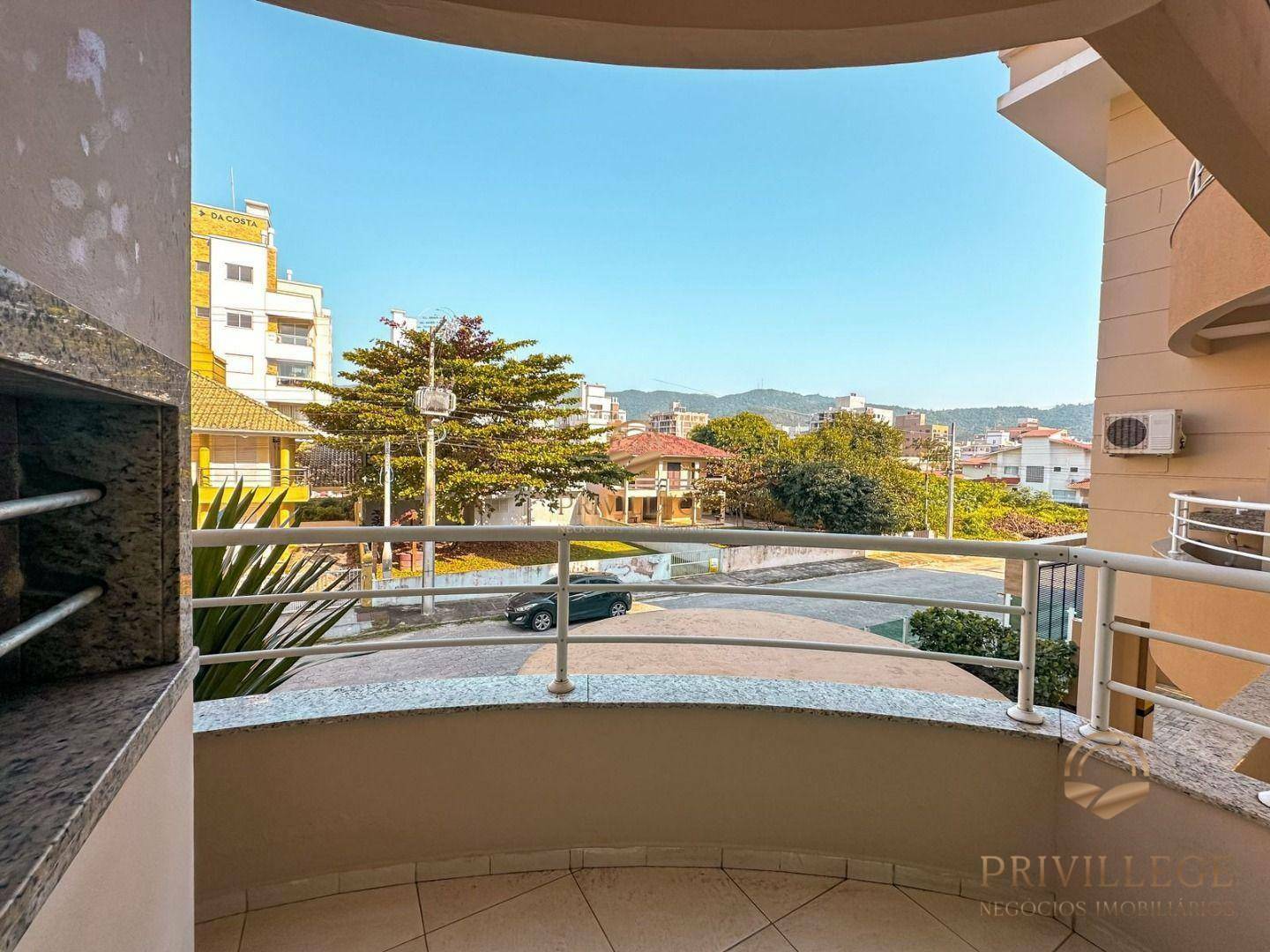 Apartamento à venda com 2 quartos, 70m² - Foto 6