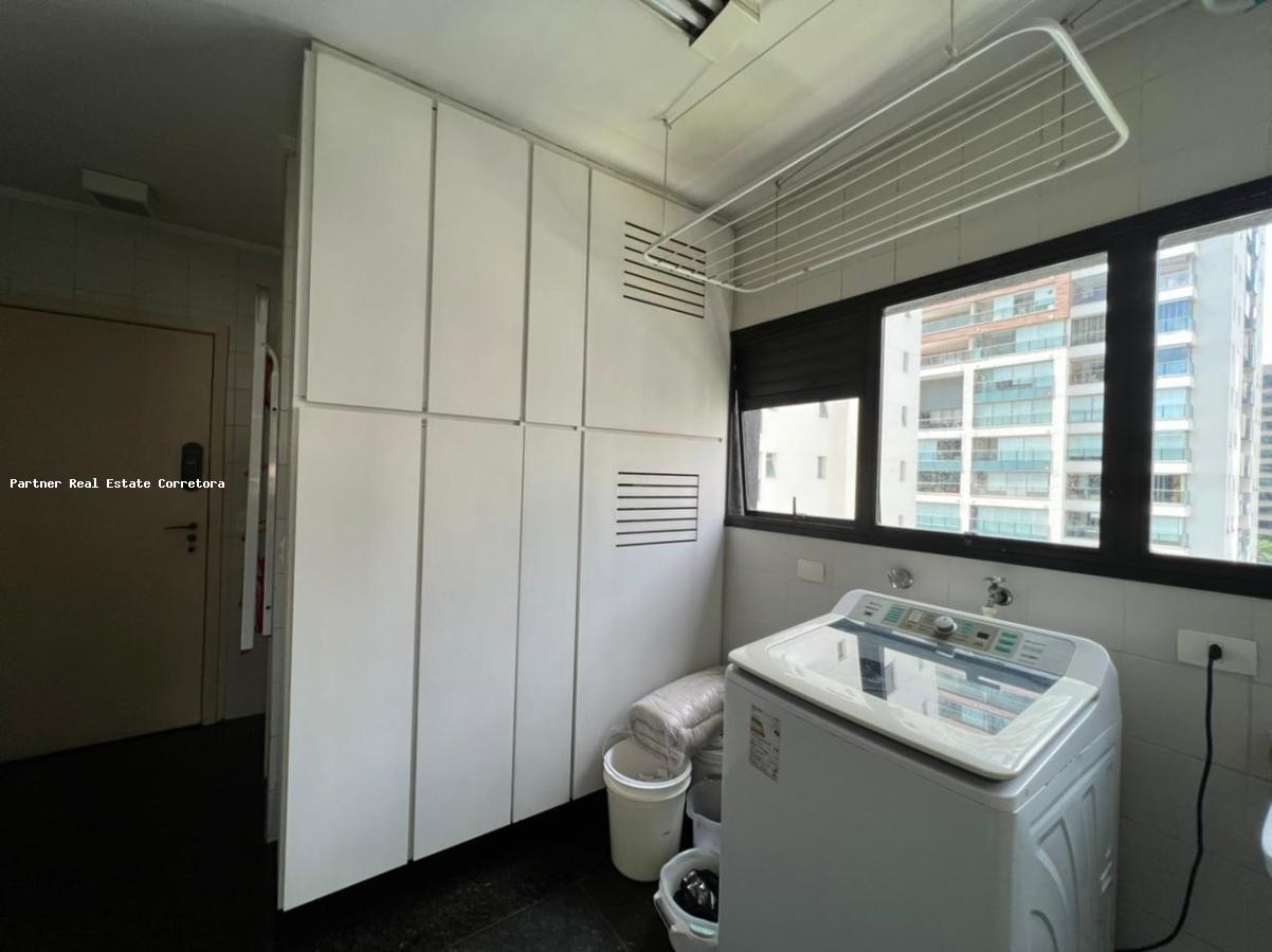 Apartamento à venda com 4 quartos, 220m² - Foto 3