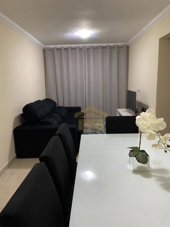 Apartamento à venda com 2 quartos, 69m² - Foto 4