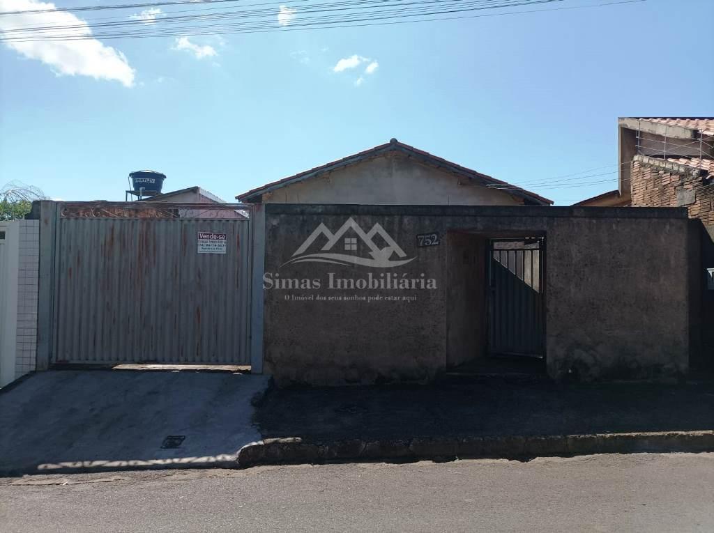 Casa à venda com 3 quartos, 150m² - Foto 1