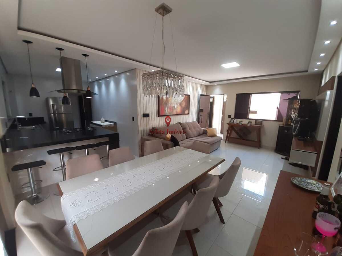 Casa à venda com 2 quartos, 332m² - Foto 1