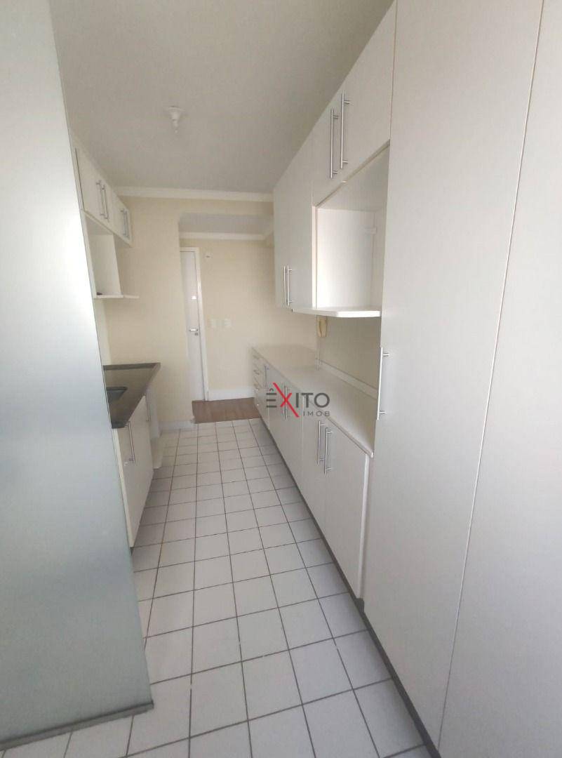 Apartamento à venda com 3 quartos, 75m² - Foto 13