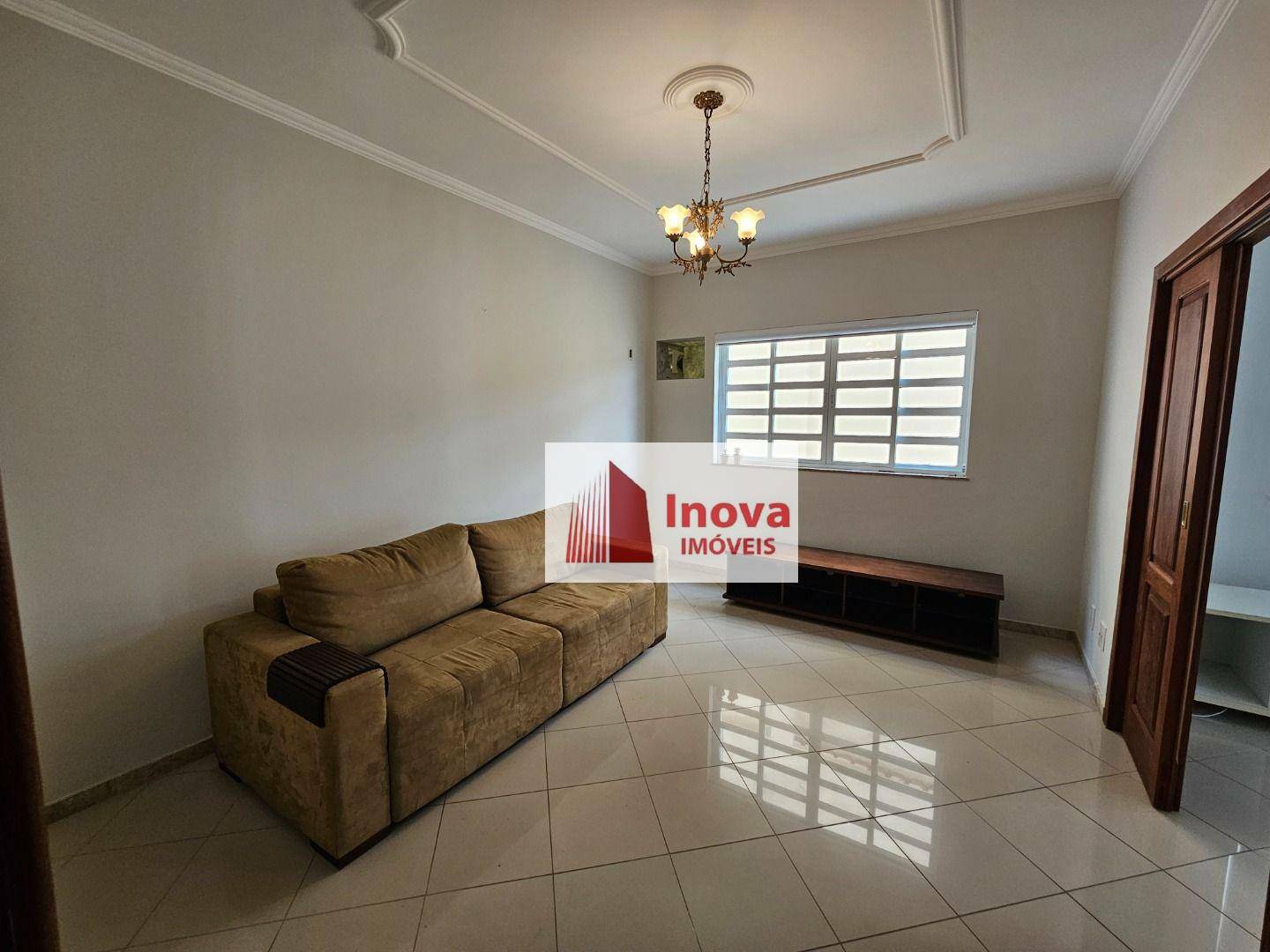 Casa para alugar com 4 quartos, 220m² - Foto 6