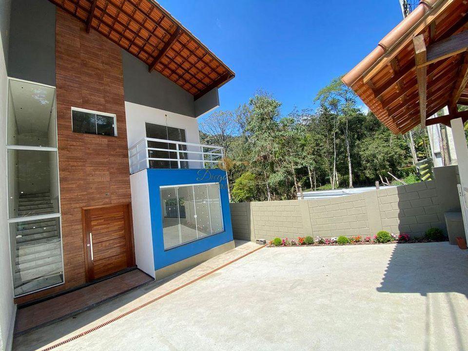 Casa à venda com 4 quartos, 195m² - Foto 1