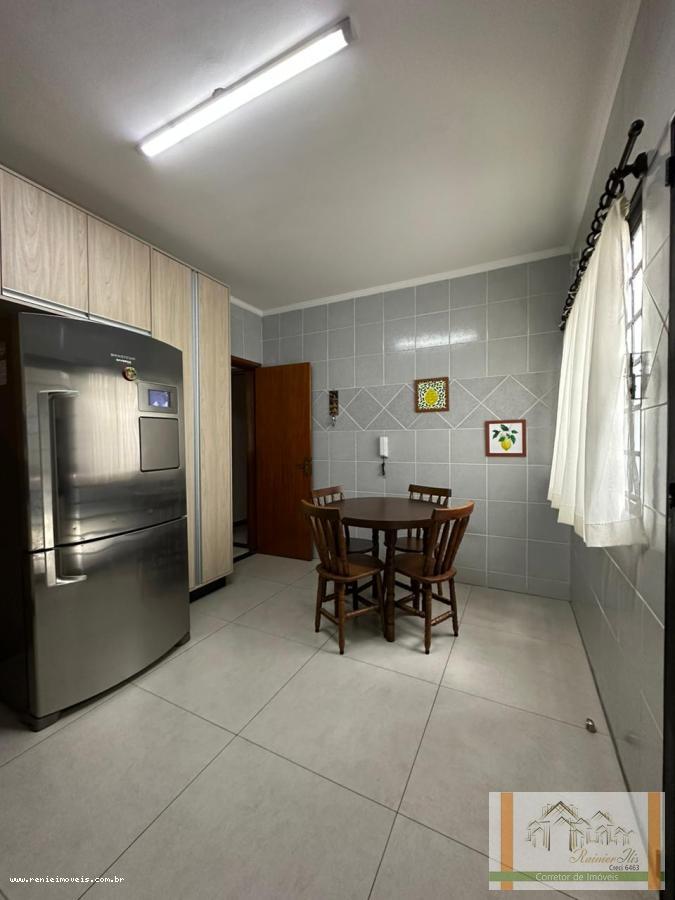 Casa à venda com 4 quartos, 360m² - Foto 11