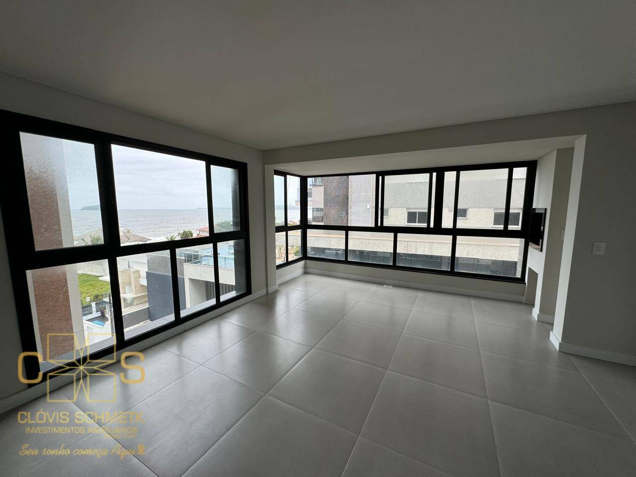 Apartamento à venda com 3 quartos, 99m² - Foto 1