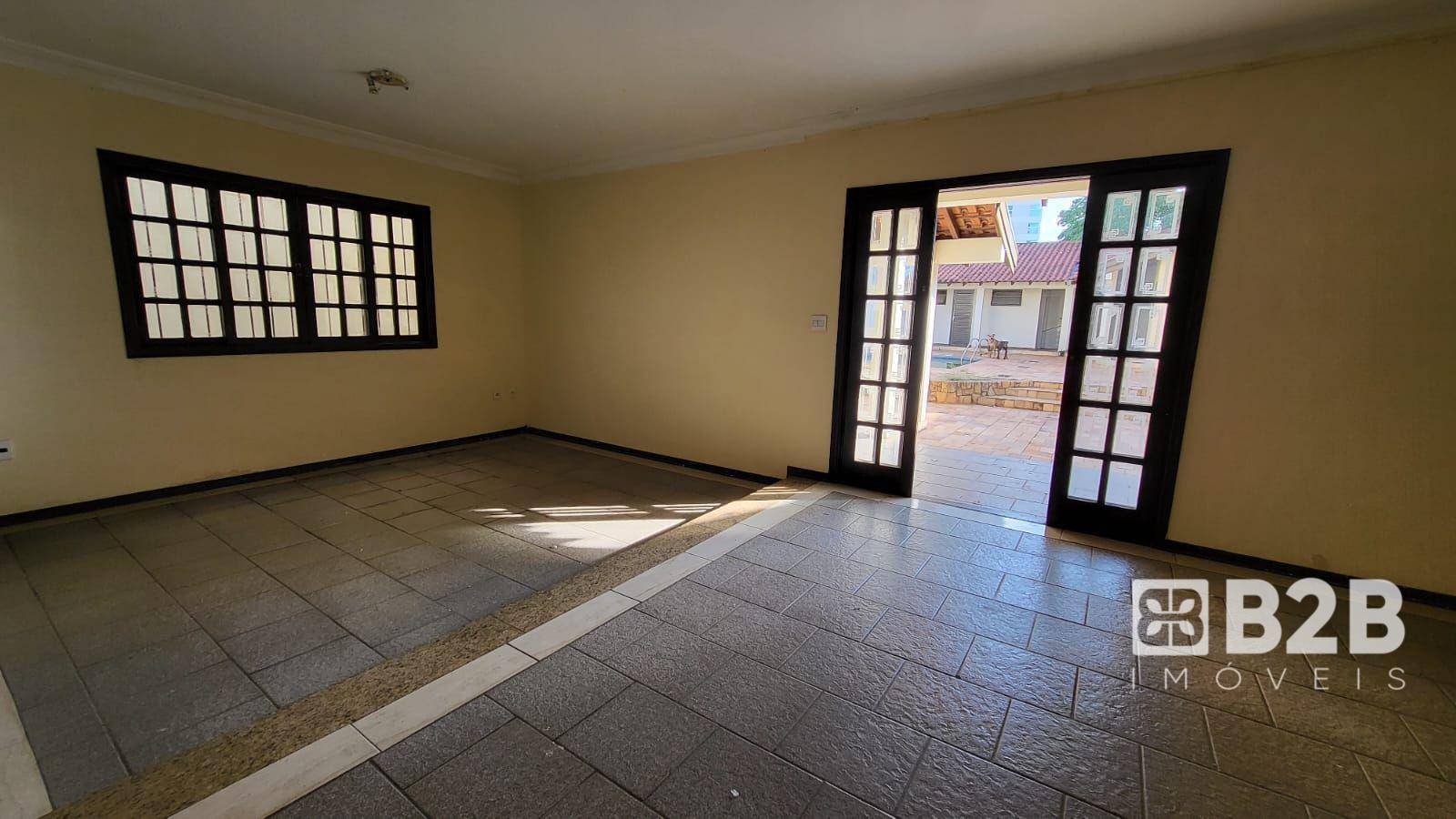 Casa para alugar com 6 quartos, 416m² - Foto 2