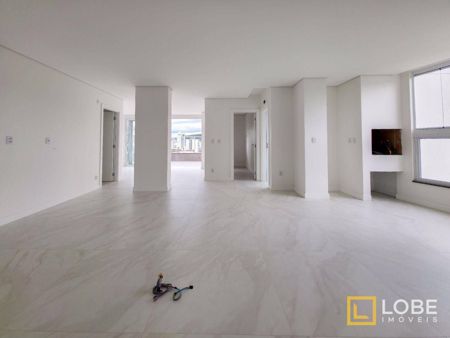 Apartamento à venda com 2 quartos, 151m² - Foto 3