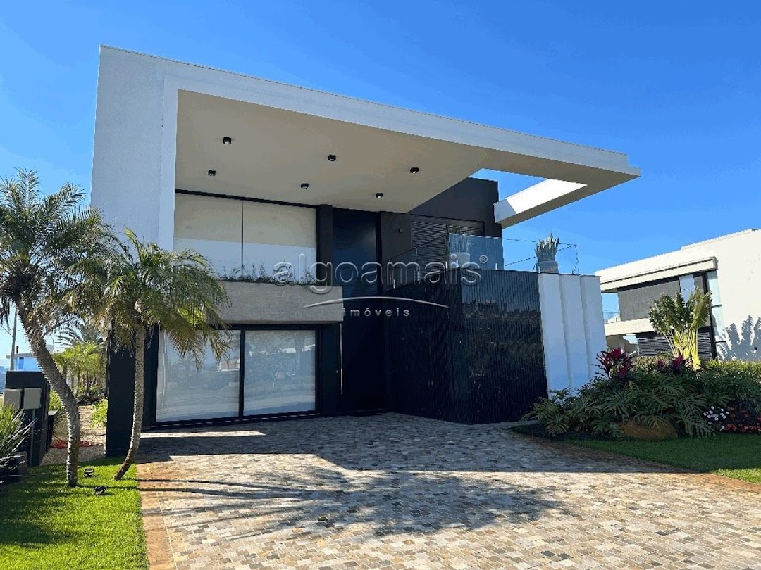 Casa de Condomínio à venda com 5 quartos, 450m² - Foto 2