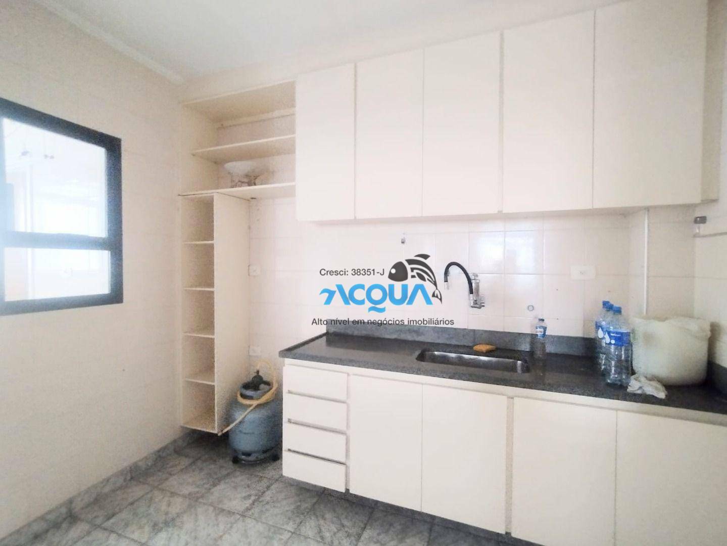 Apartamento à venda com 3 quartos, 75m² - Foto 2