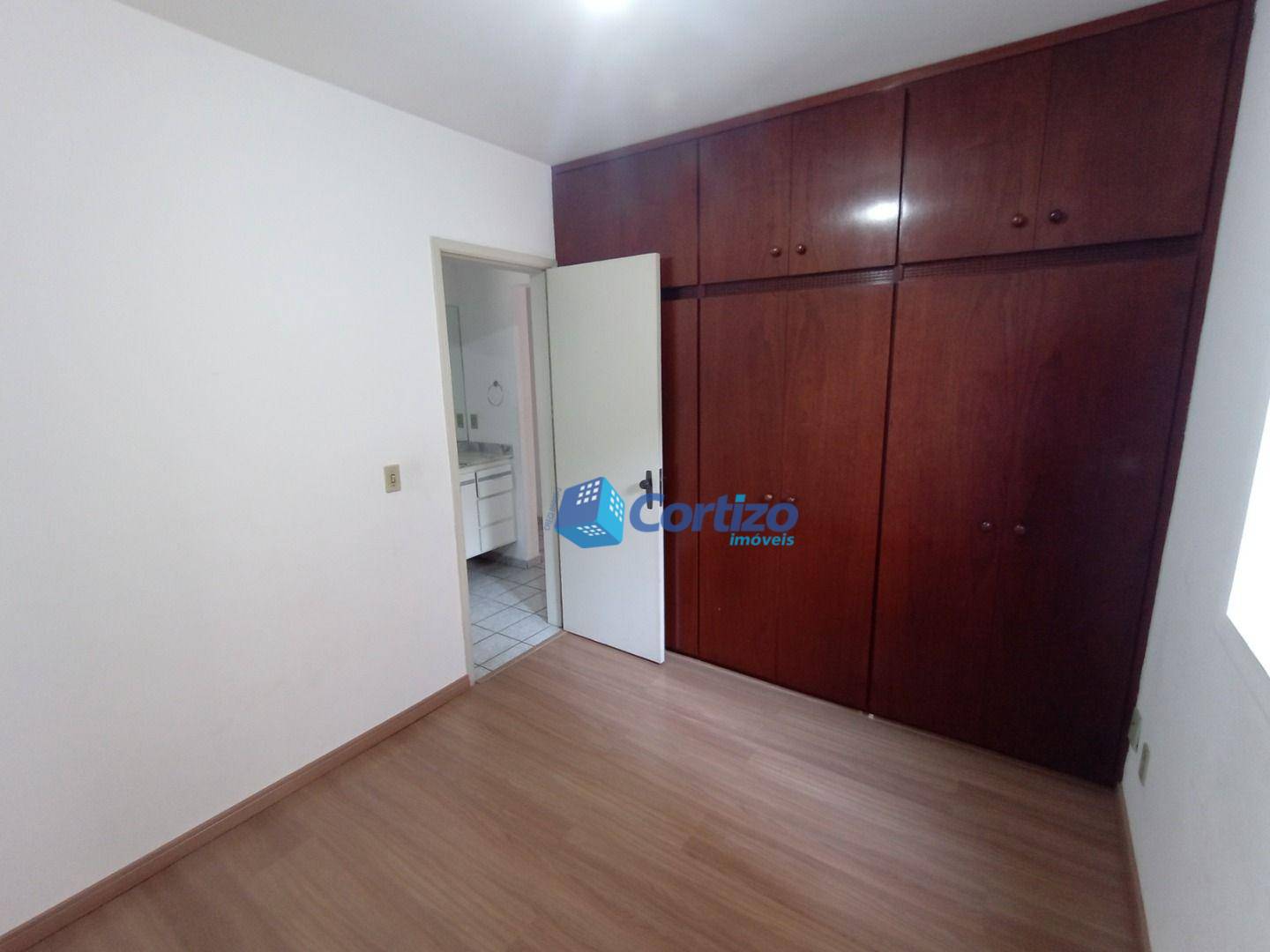 Apartamento à venda com 3 quartos, 96m² - Foto 10