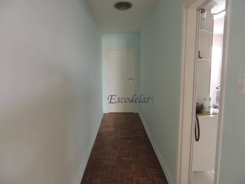 Apartamento para alugar com 3 quartos, 127m² - Foto 2