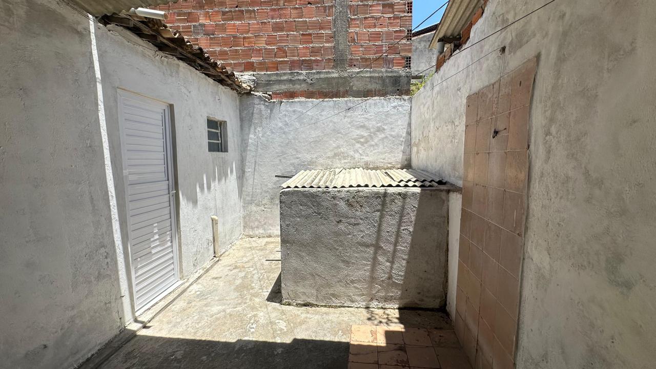 Casa à venda com 2 quartos, 70m² - Foto 19