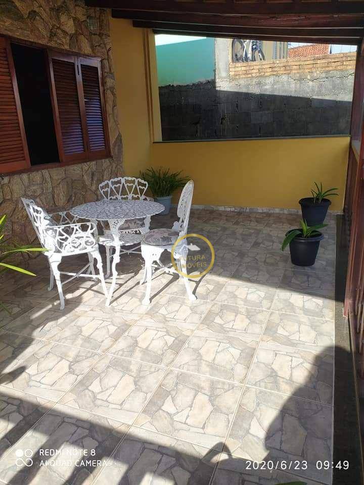 Casa à venda com 3 quartos, 157m² - Foto 2