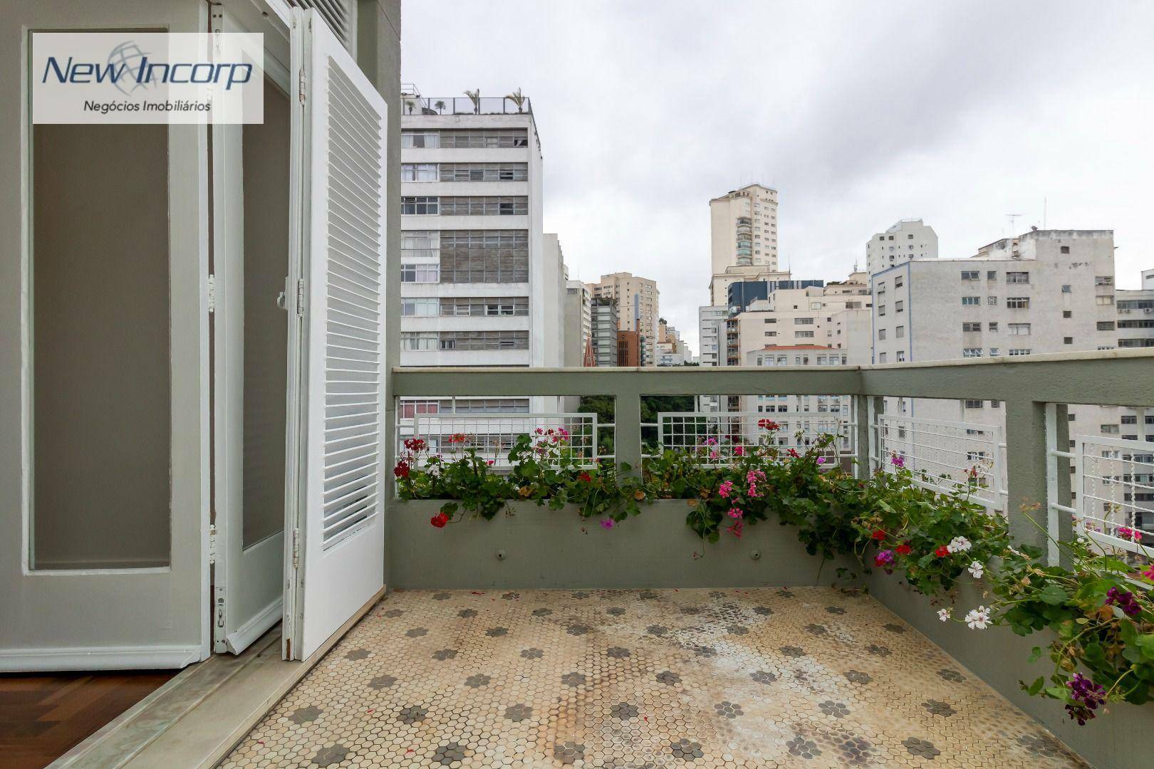 Apartamento à venda com 3 quartos, 239m² - Foto 3