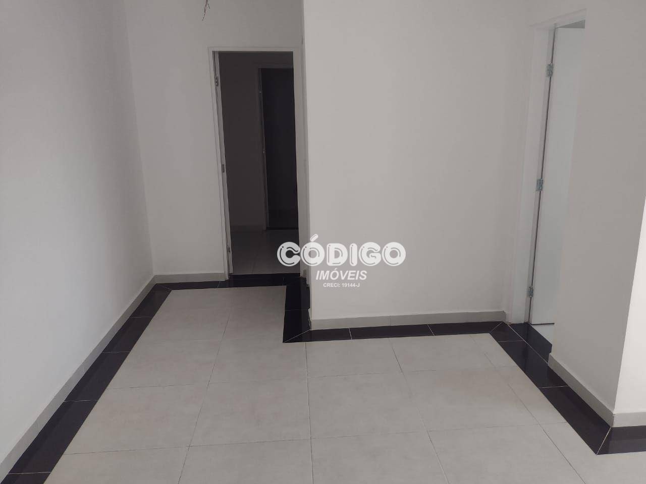 Apartamento à venda com 2 quartos, 62m² - Foto 2