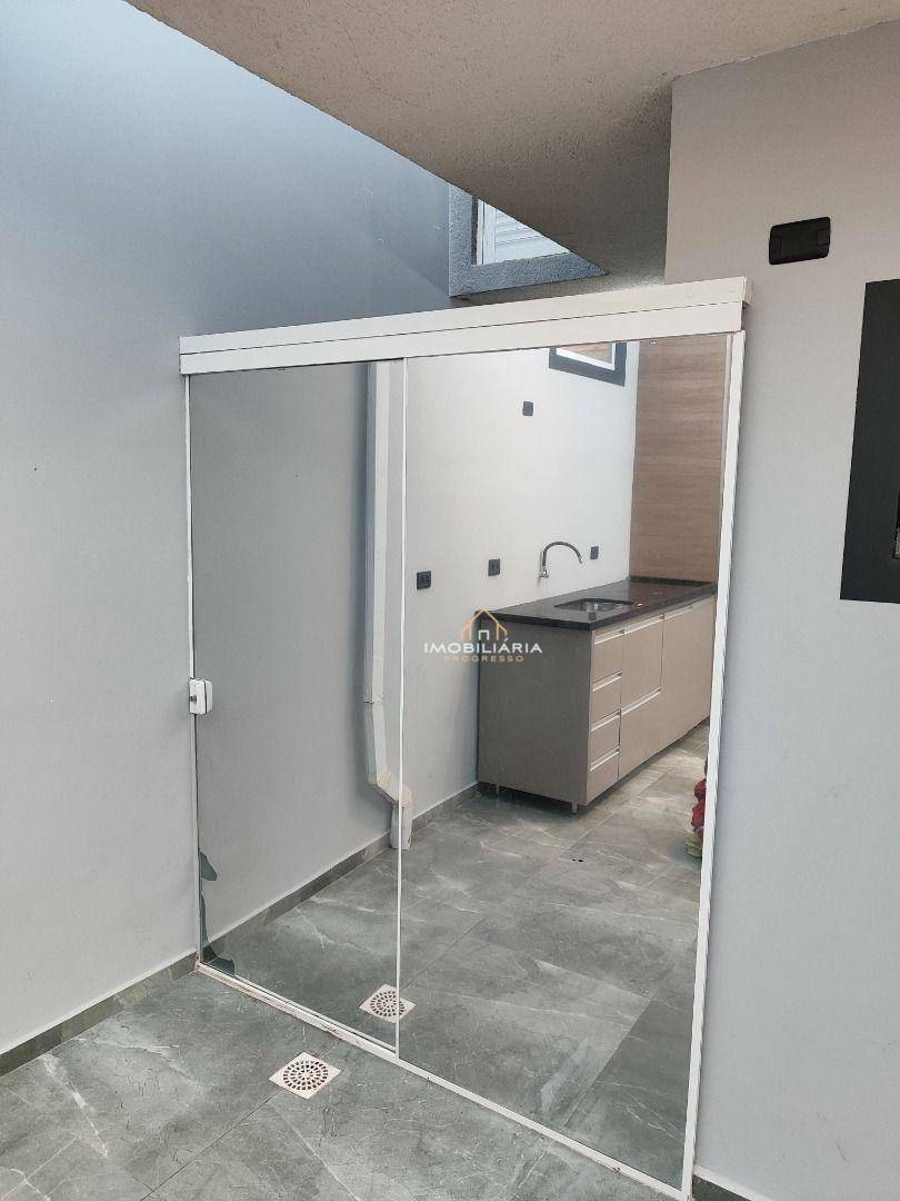 Casa à venda com 2 quartos, 60m² - Foto 12