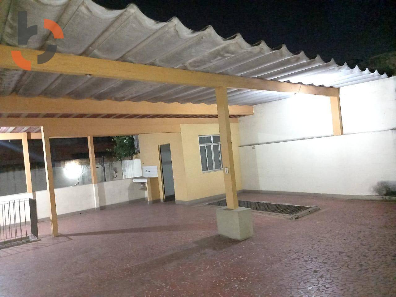 Casa à venda com 3 quartos, 70m² - Foto 2