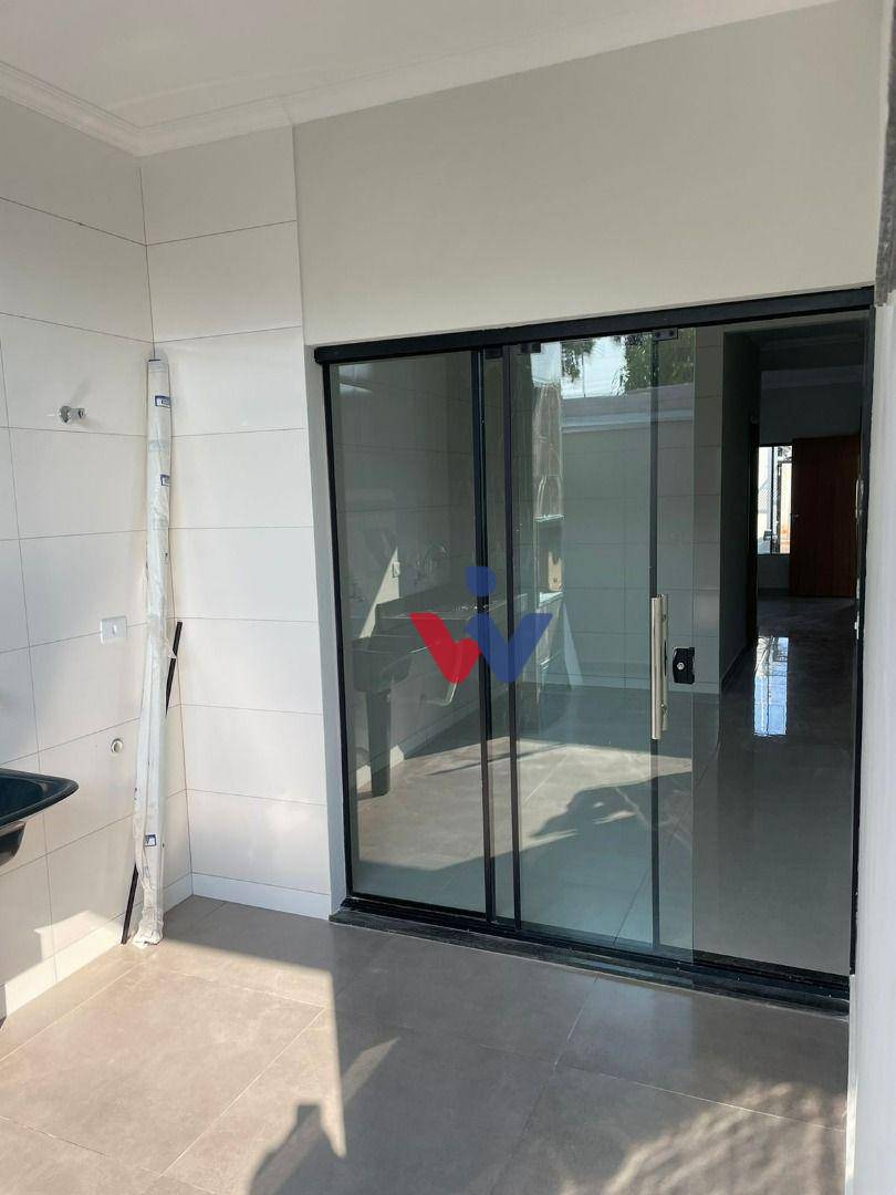 Casa à venda com 3 quartos, 81m² - Foto 3