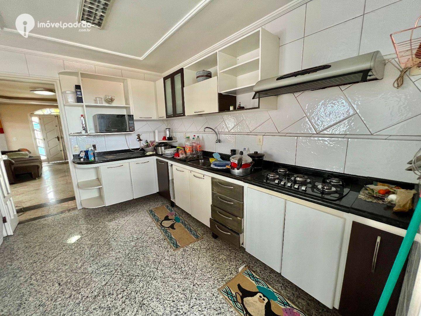 Casa à venda com 2 quartos, 900m² - Foto 17