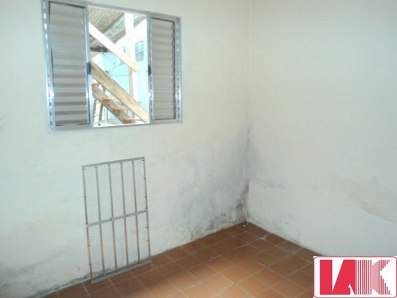 Casa para alugar com 2 quartos, 95m² - Foto 9