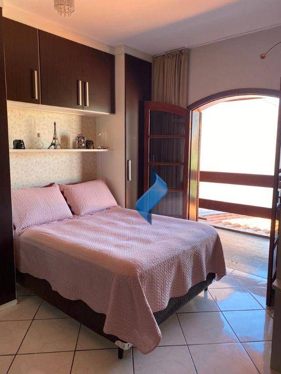 Casa à venda com 4 quartos, 240m² - Foto 8