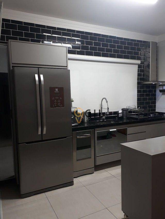 Sobrado à venda com 4 quartos, 210m² - Foto 3