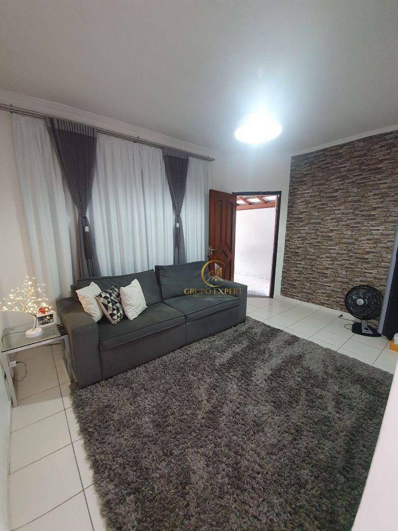 Casa à venda com 3 quartos, 125m² - Foto 1