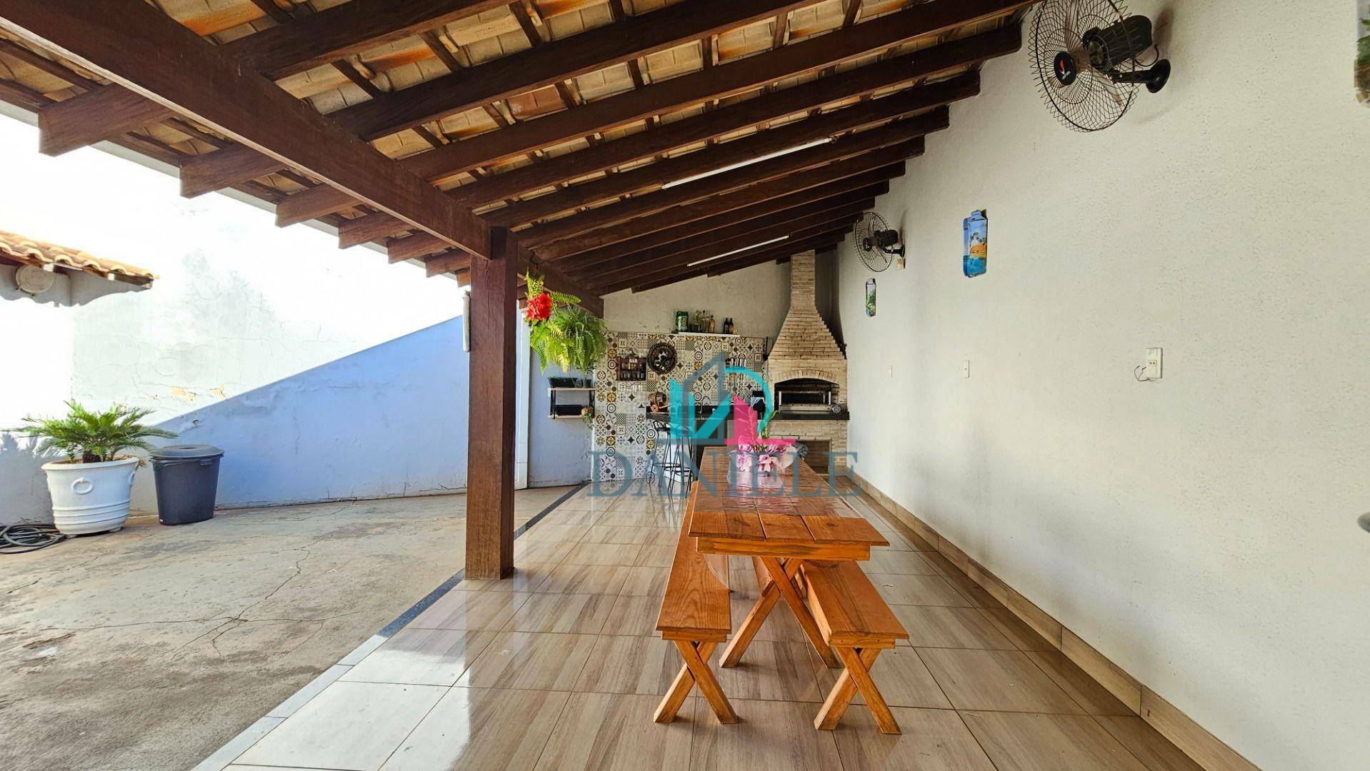 Casa à venda com 3 quartos, 208m² - Foto 18