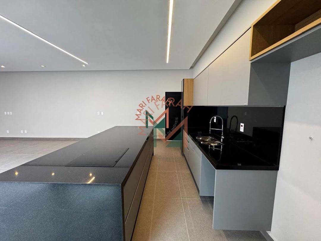 Casa de Condomínio à venda com 4 quartos, 333m² - Foto 3