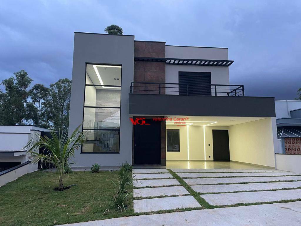 Sobrado à venda com 3 quartos, 248m² - Foto 1