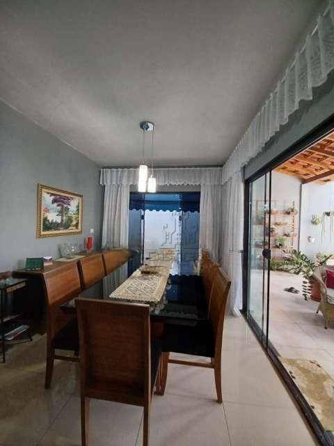 Casa à venda com 3 quartos, 220m² - Foto 5
