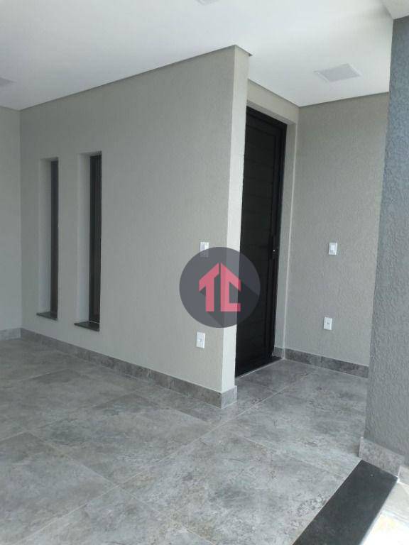 Casa de Condomínio à venda com 4 quartos, 242m² - Foto 4