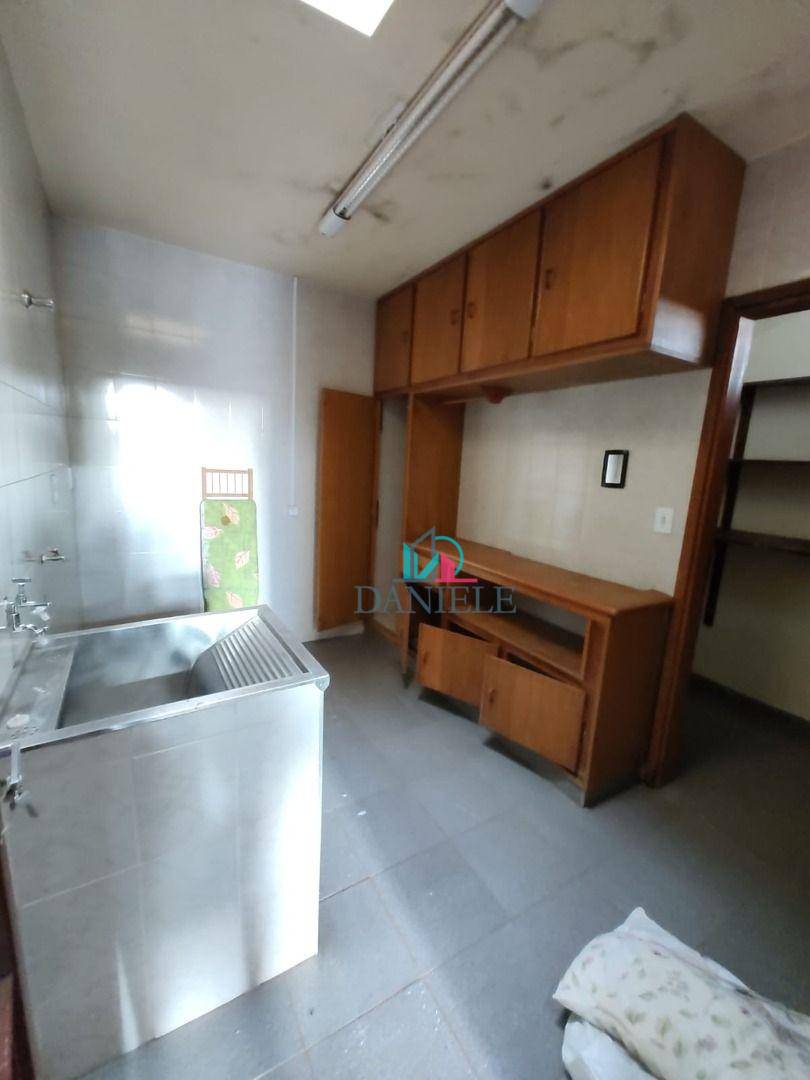 Casa à venda com 3 quartos, 265m² - Foto 8