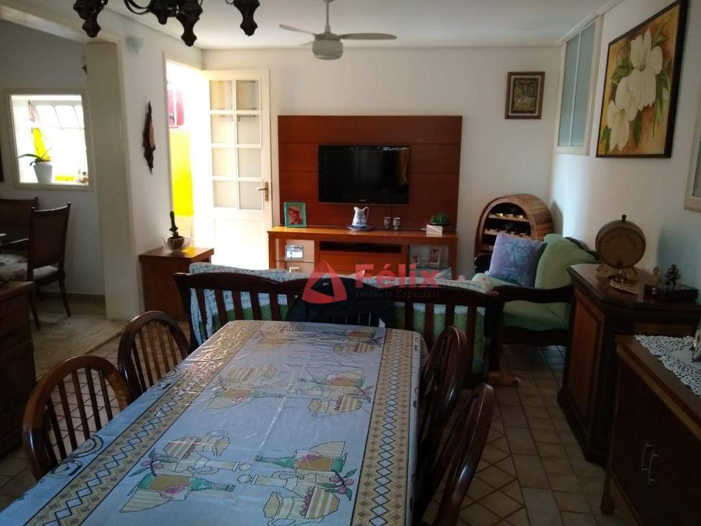 Casa à venda com 3 quartos, 210m² - Foto 14