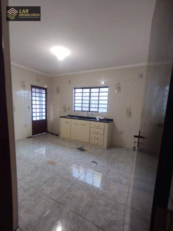 Casa para alugar com 2 quartos, 127m² - Foto 10