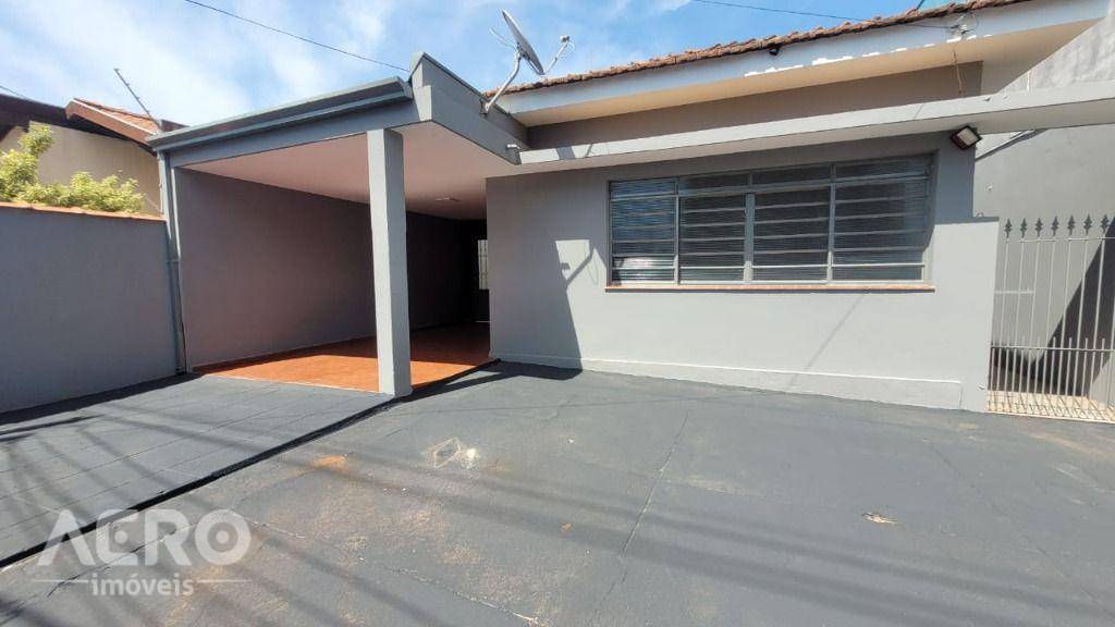 Casa à venda com 3 quartos, 183m² - Foto 1