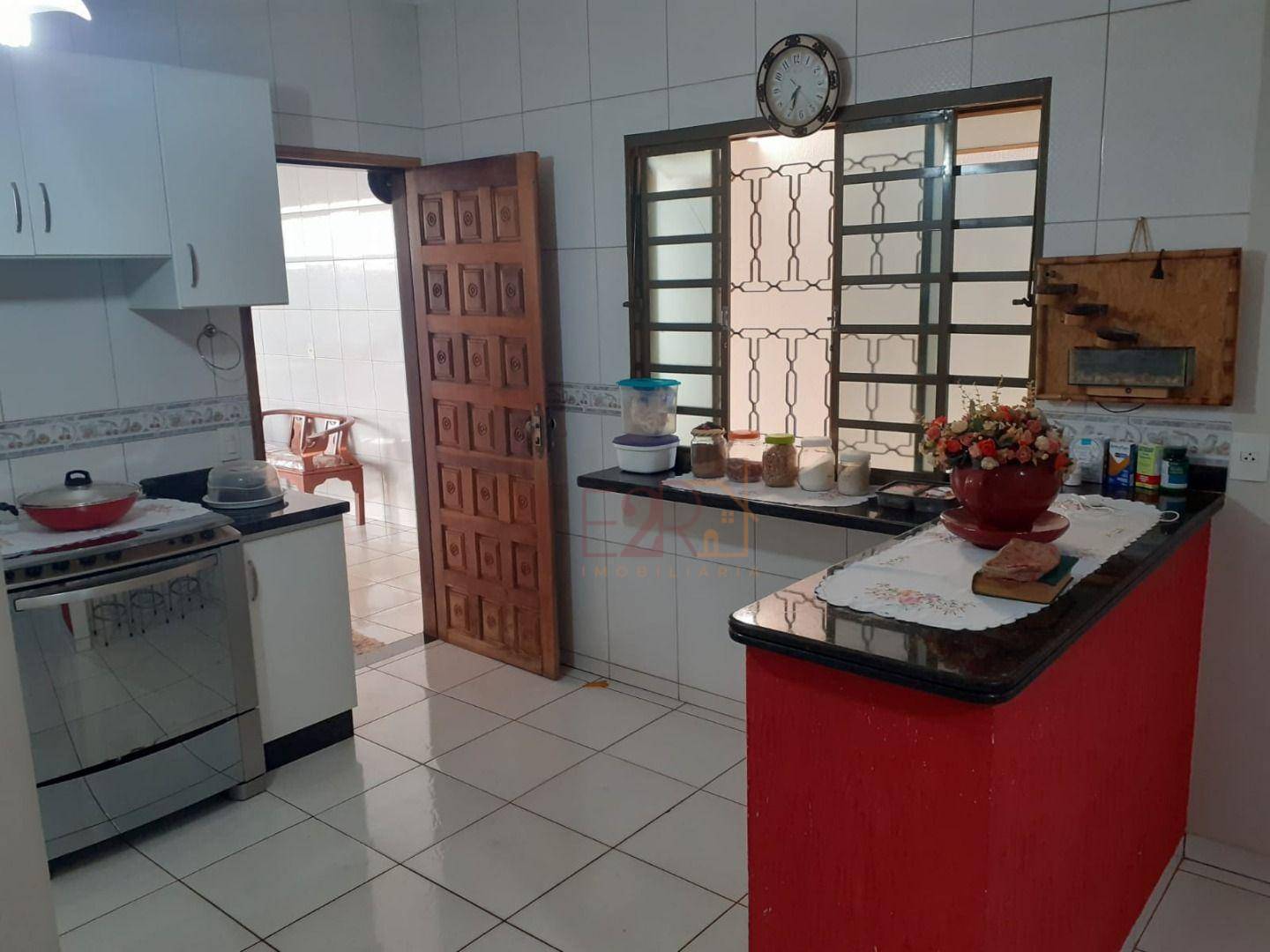 Casa à venda com 3 quartos, 320m² - Foto 6