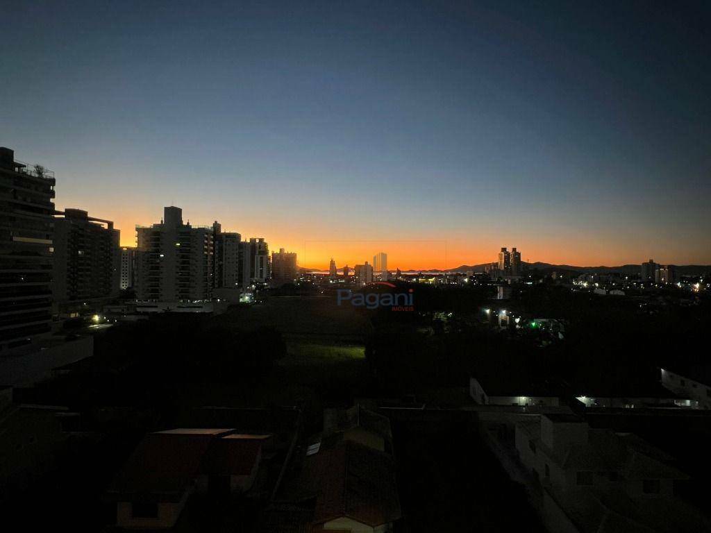 Apartamento à venda com 3 quartos, 108m² - Foto 32